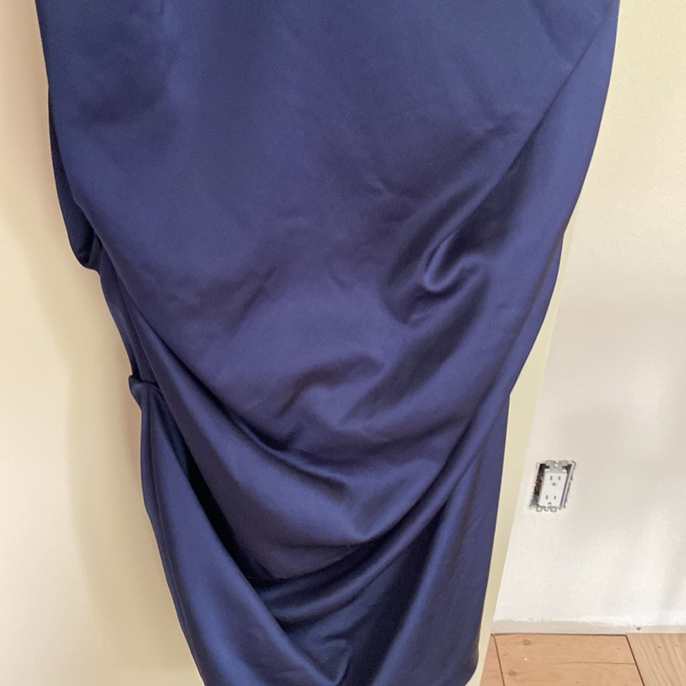 Dress - Picture 4 of 4